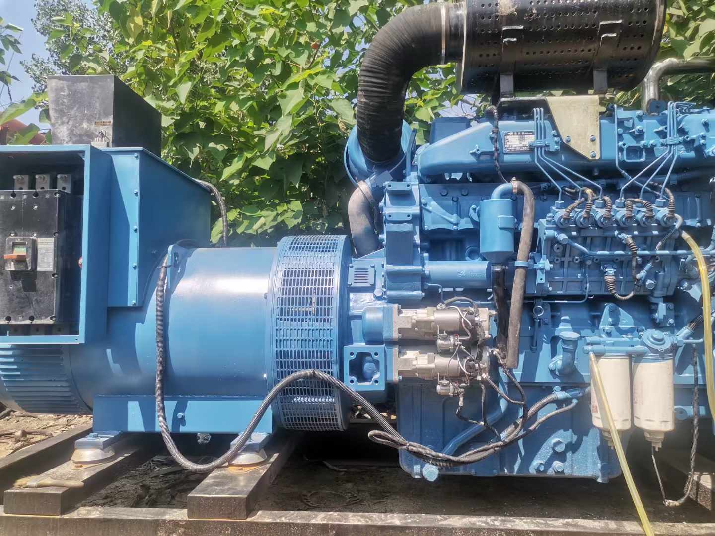 龙城详细说明降低 800kW 柴油发电机输出电流波动的方法